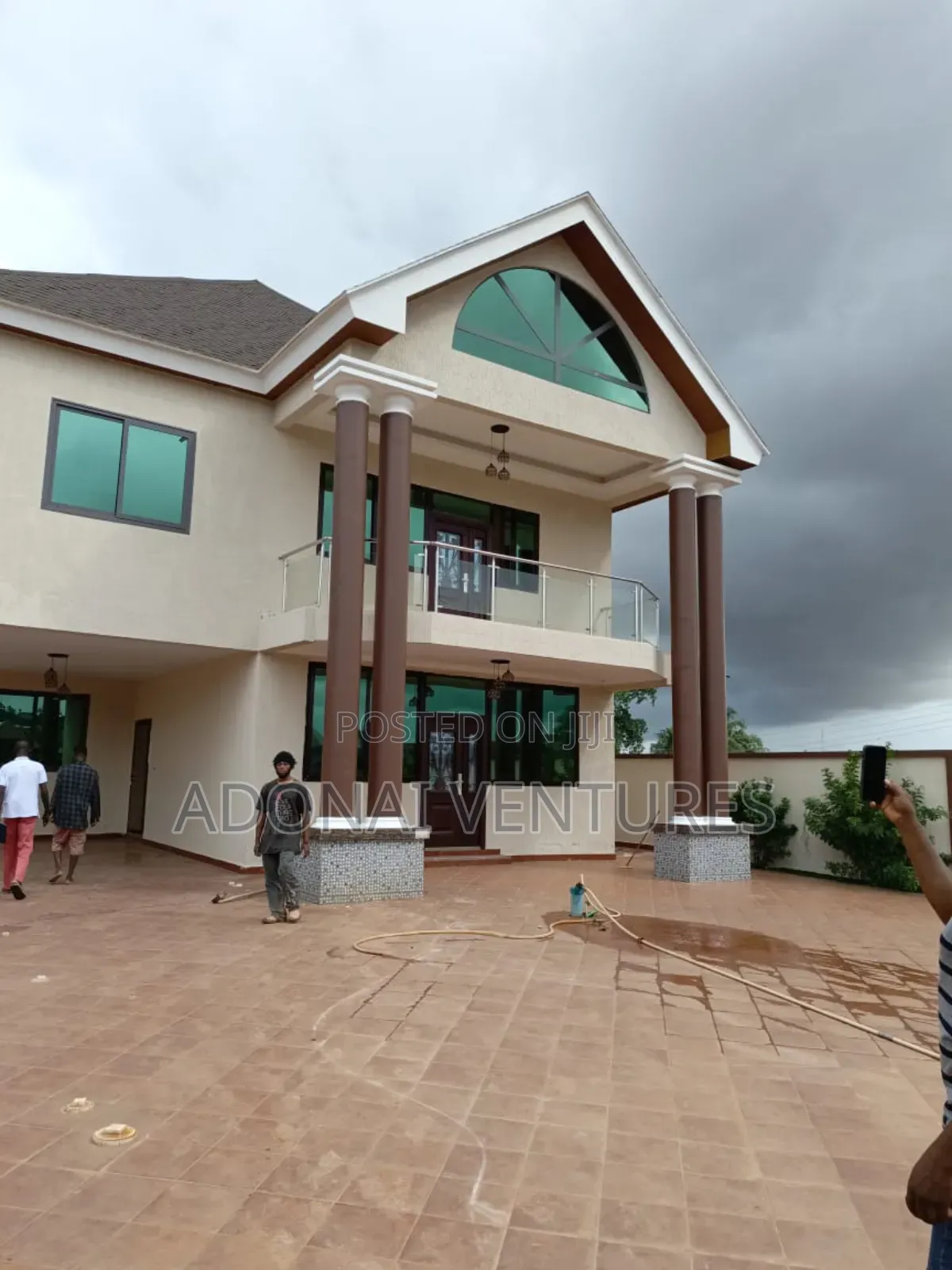 4bdrm House in Ahodwo, Kumasi Metropolitan for sale