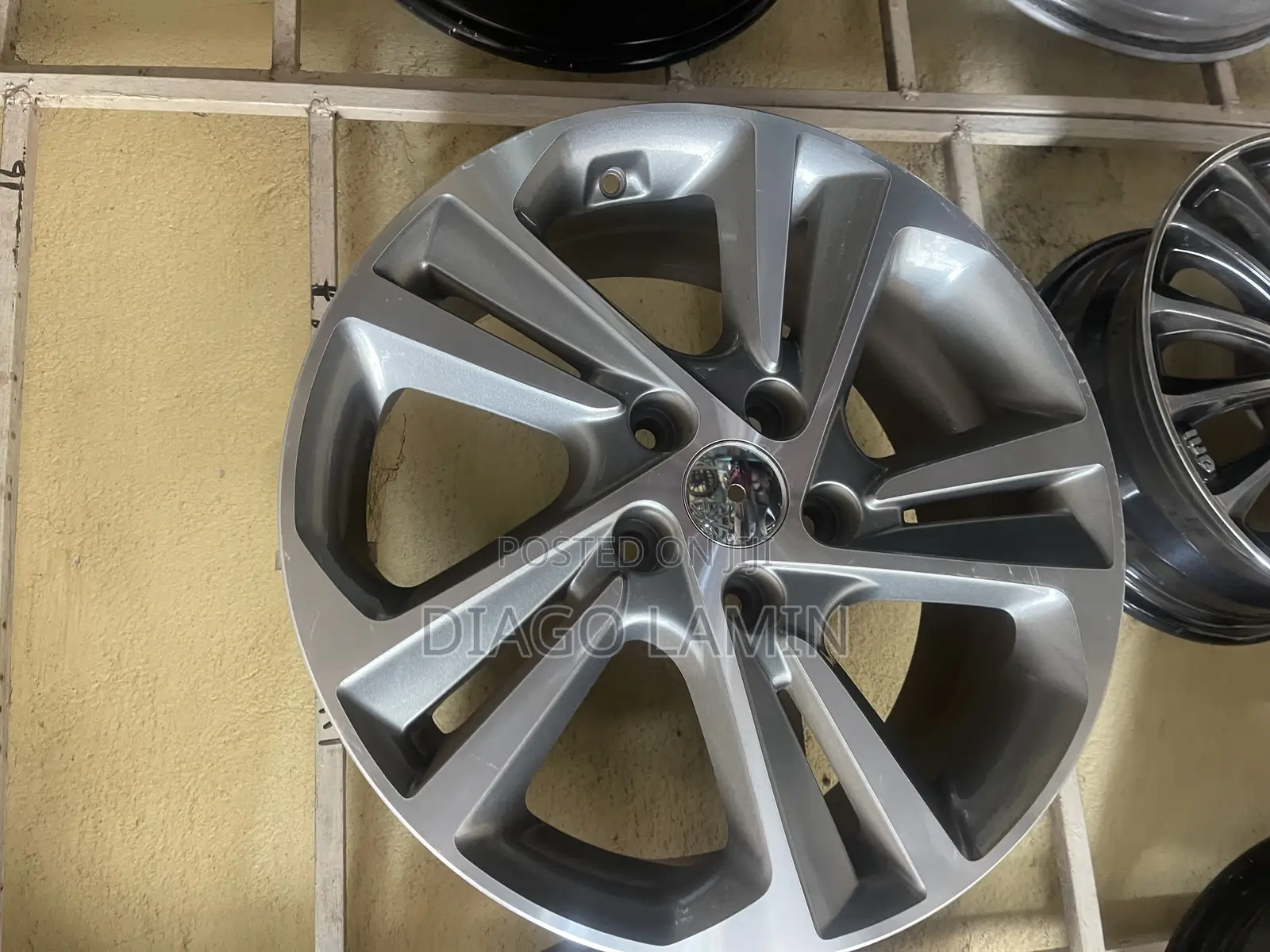 Nissan Rim