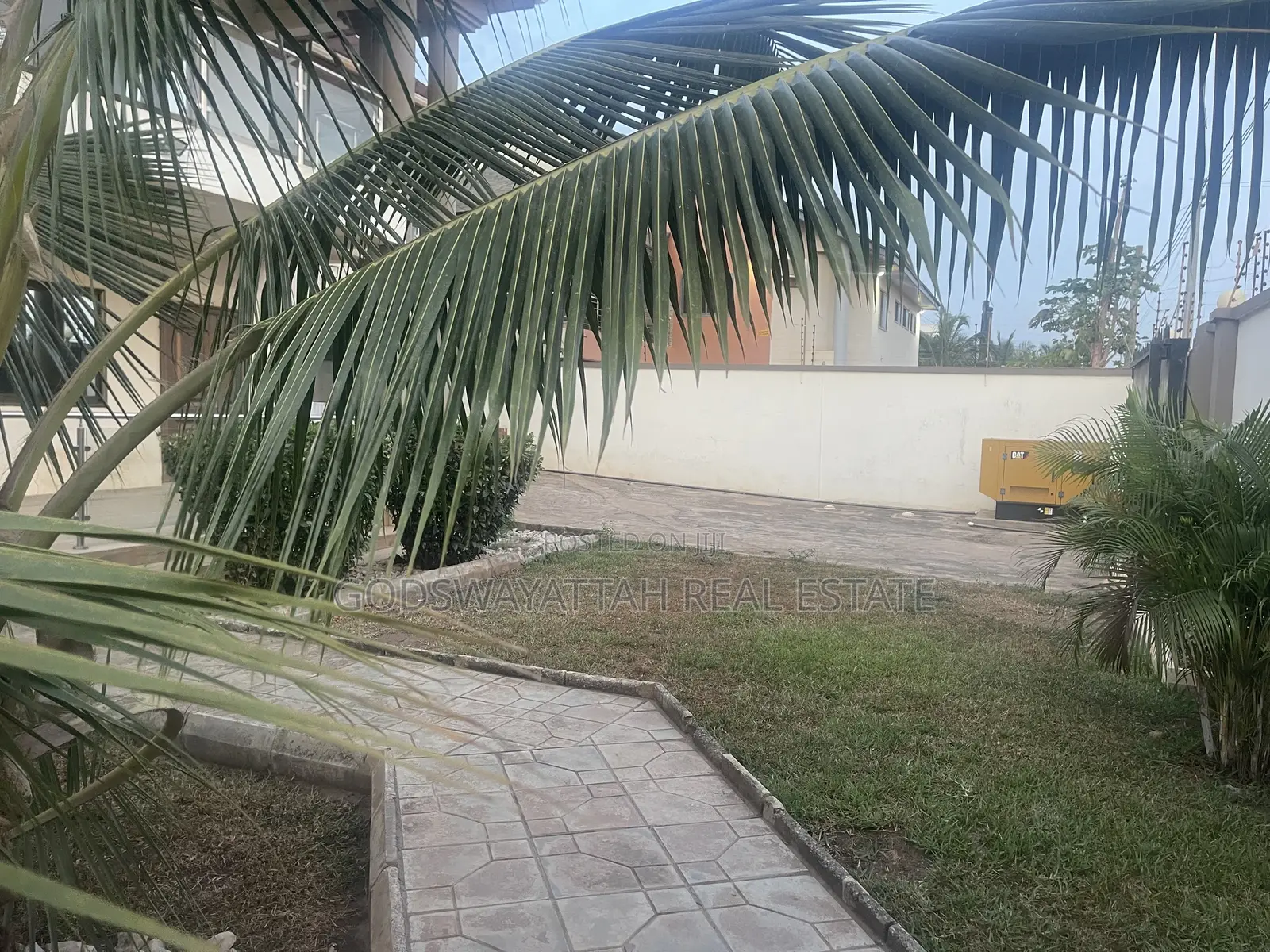 4bdrm House in East Legon, Adjiriganor for rent