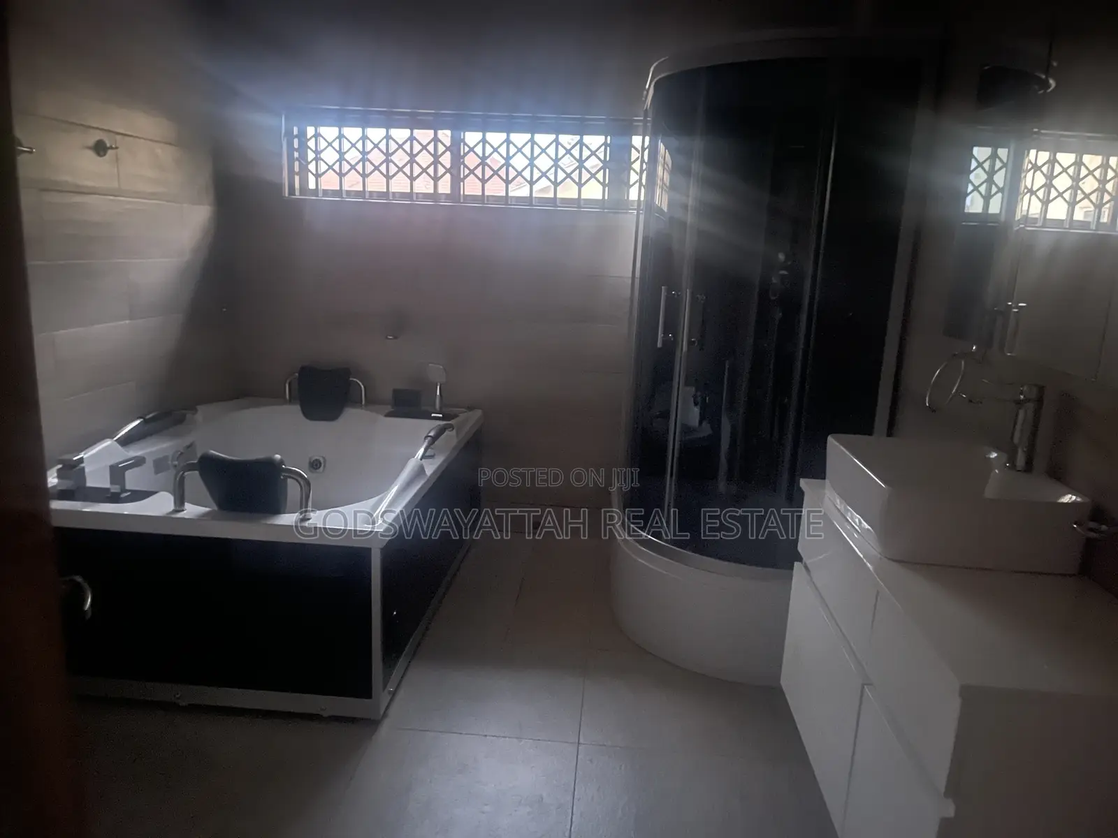 4bdrm House in East Legon, Adjiriganor for rent