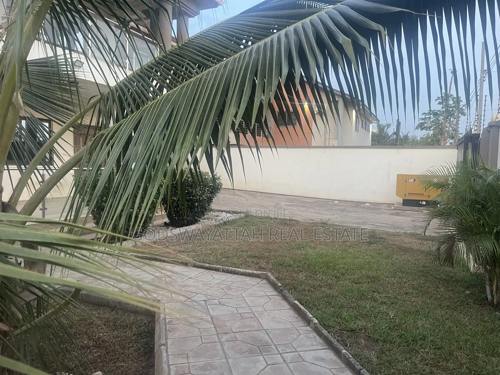 4bdrm House in East Legon, Adjiriganor for rent