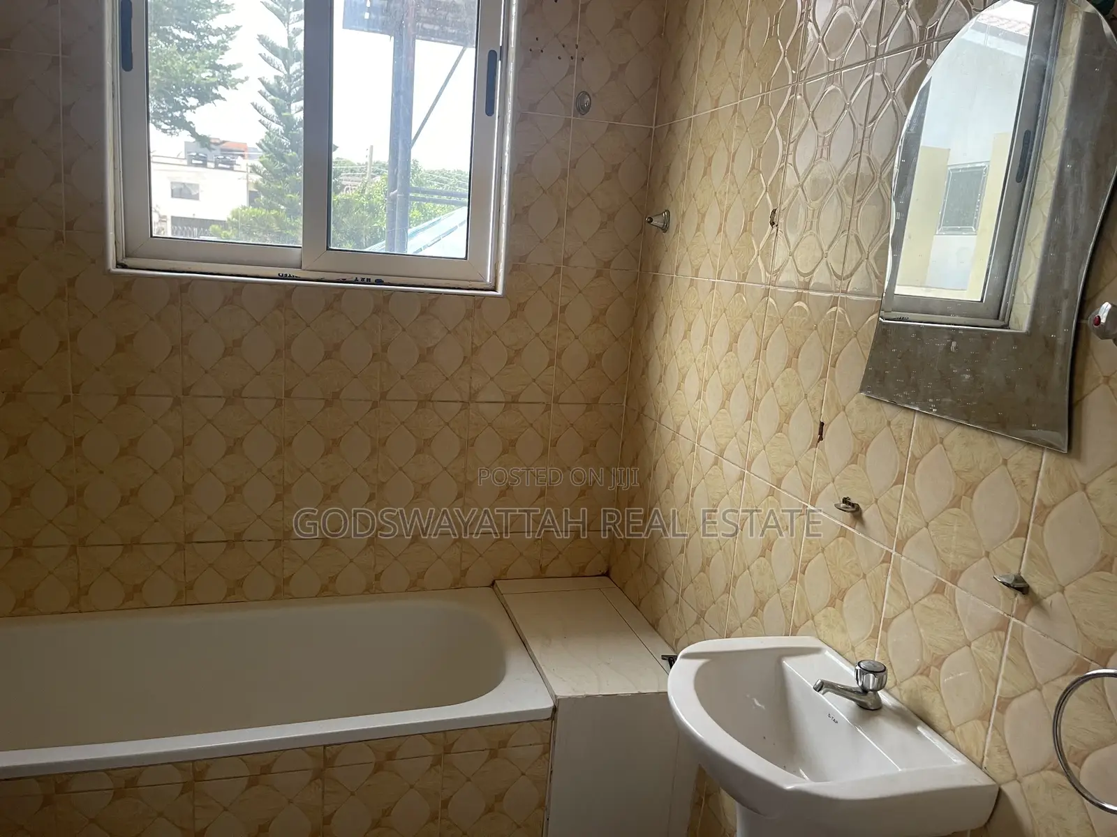 4bdrm House in East Legon, Adjiriganor for rent