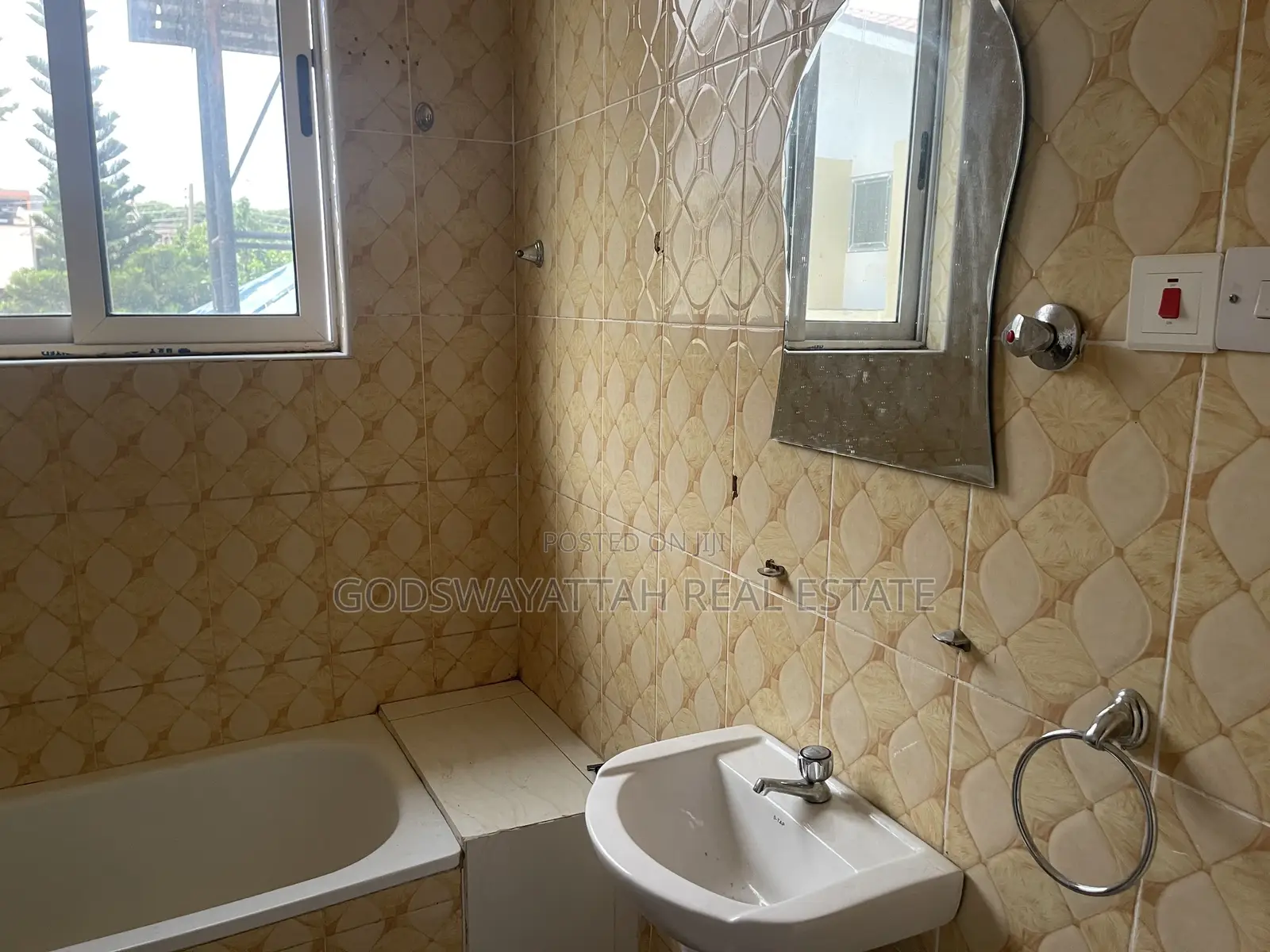 4bdrm House in East Legon, Adjiriganor for rent
