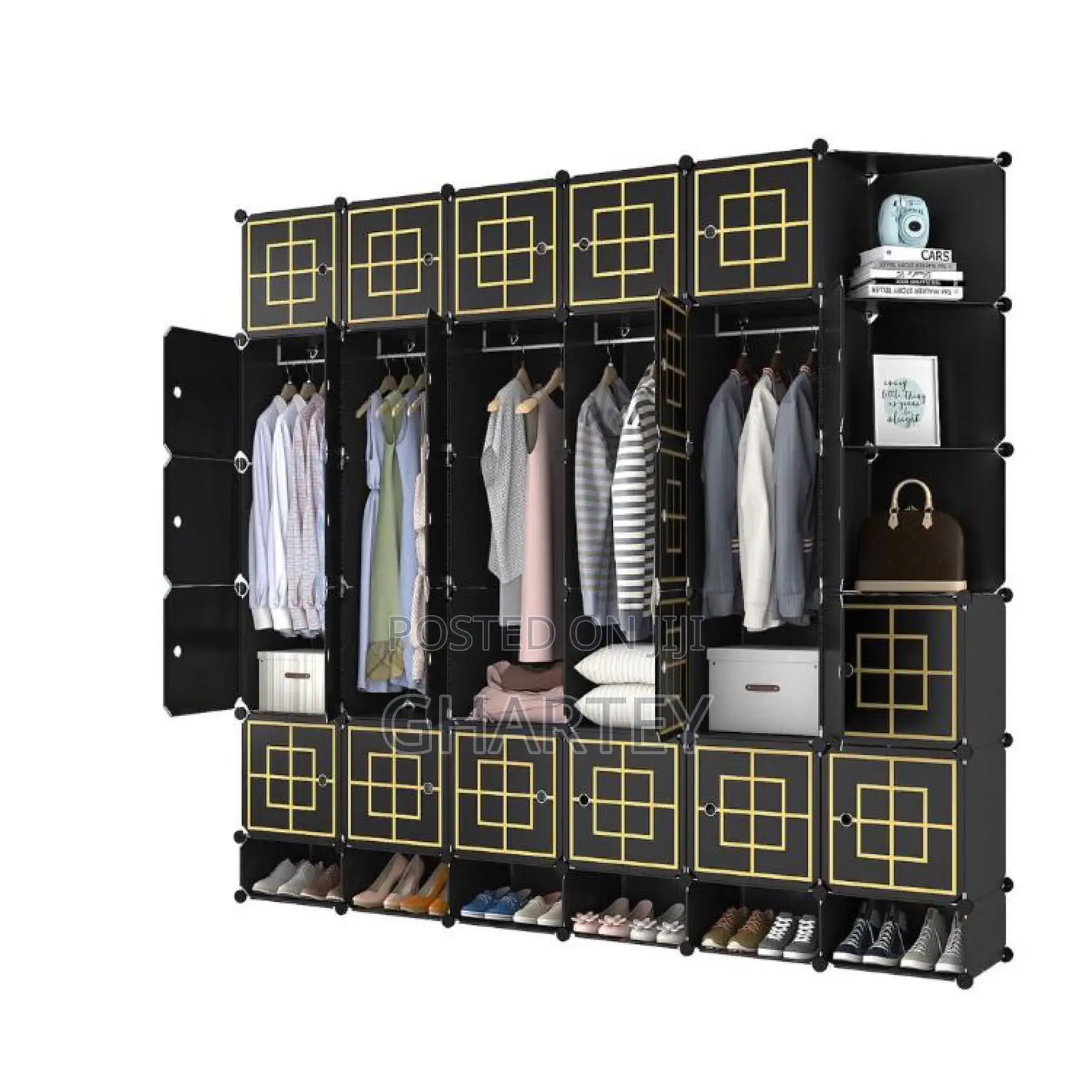 30 CUBES Foldable Wardrobe With Shelfs