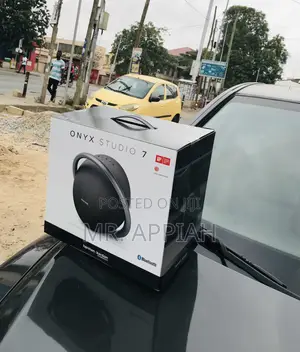 Valuable Harman Kardon Onyx 7 Wireless Portable Speaker.