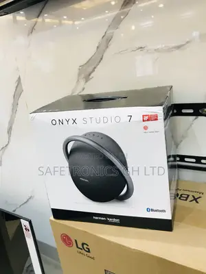Onyx Studio 7 Black Bluetooth: Harman Kardon 