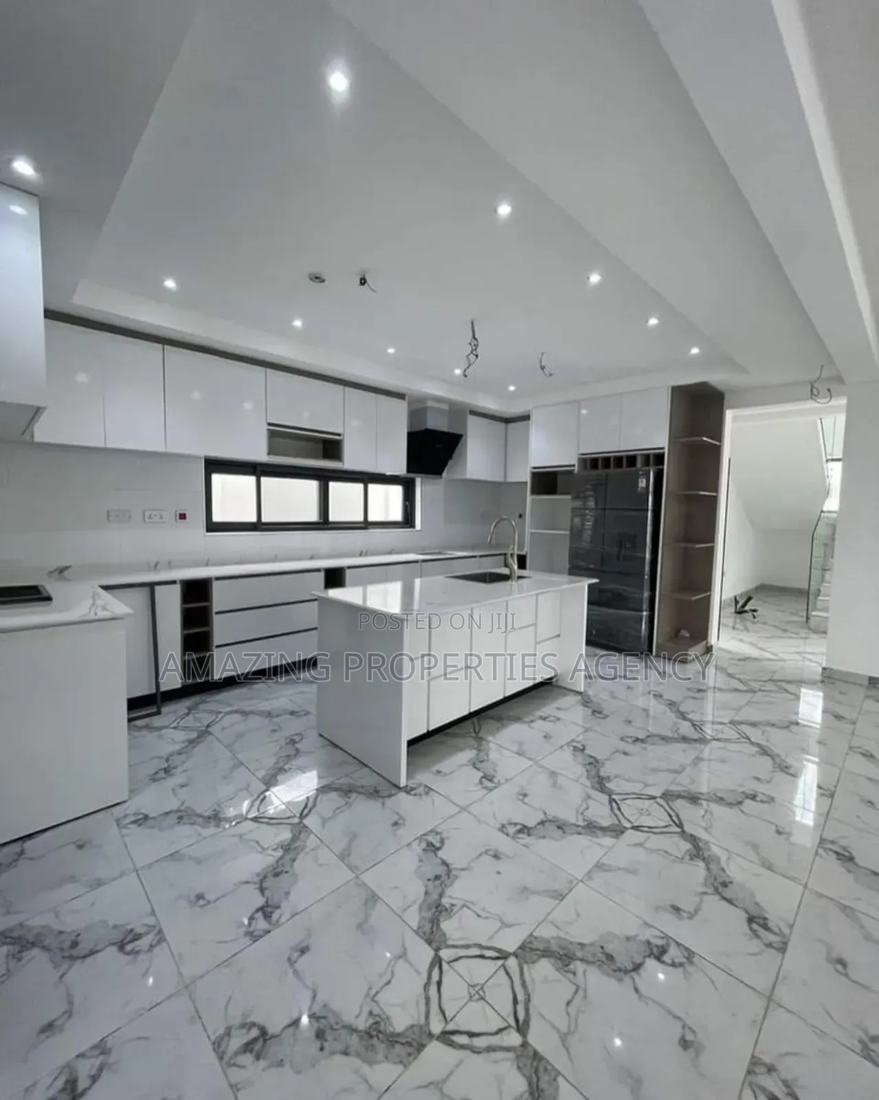 4bdrm House in Adjiriganor for sale