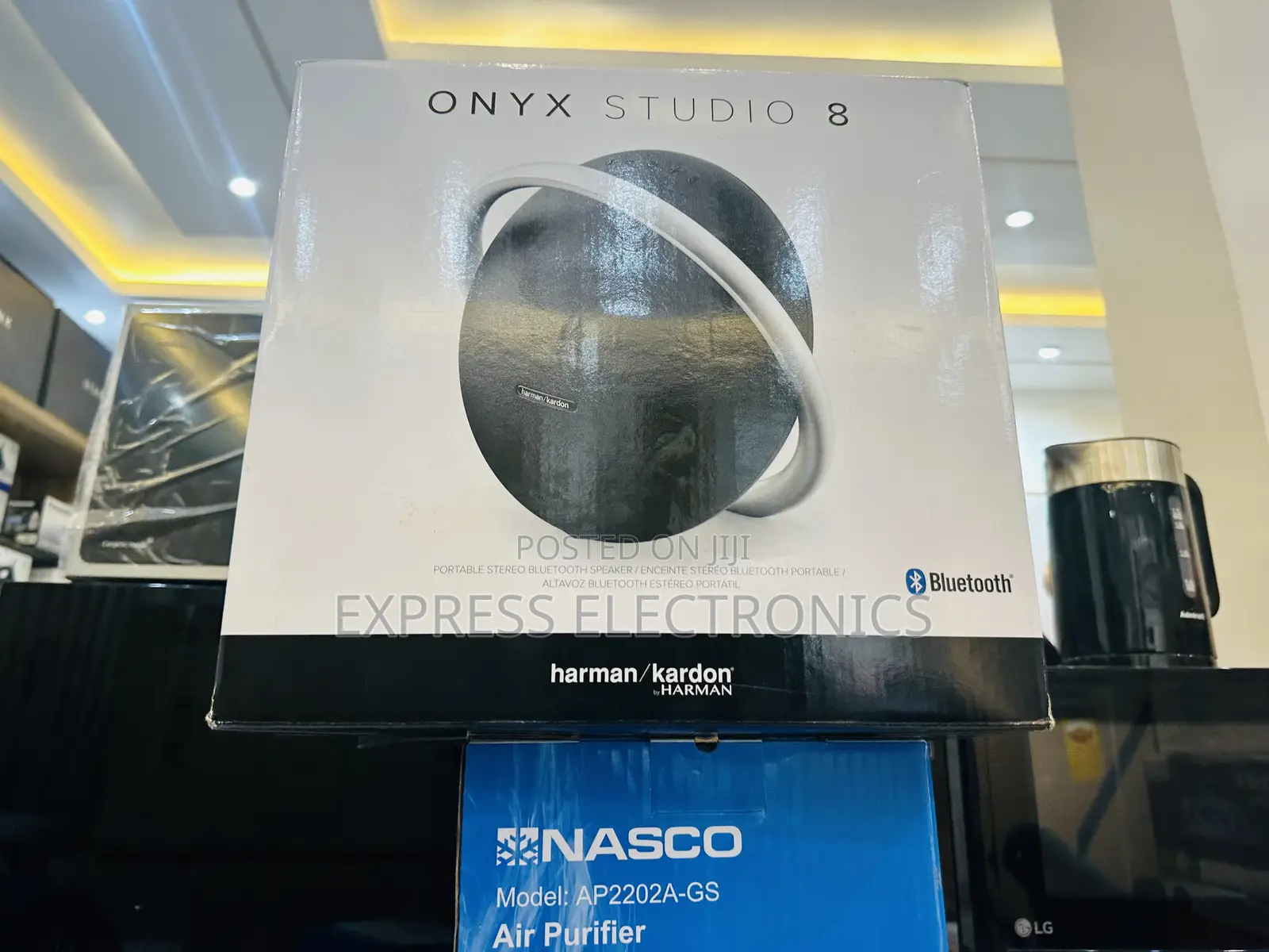 Bass Boost Harman Kardon Onyx 8 Bluetooth Speaker