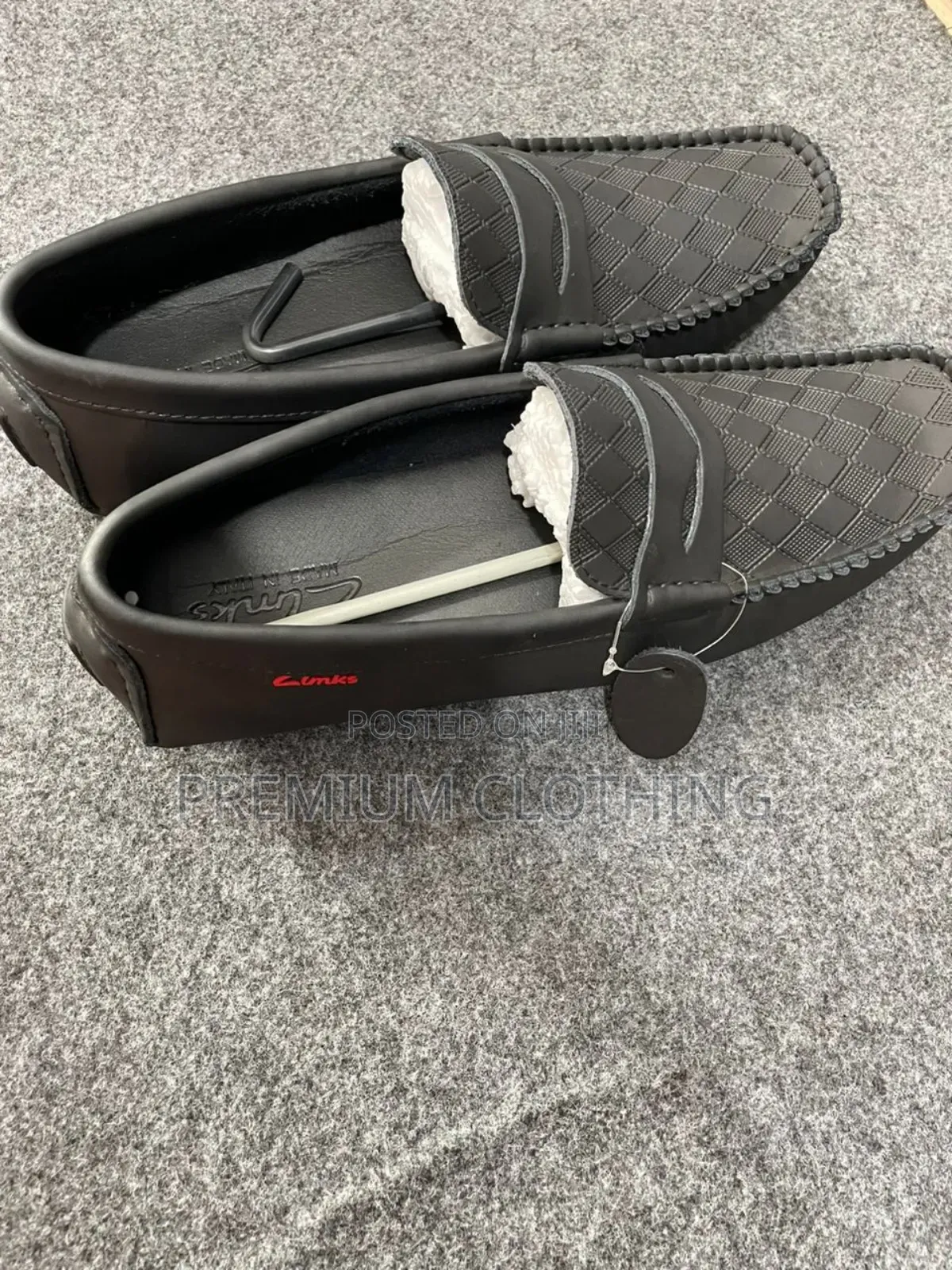 Qu* Lity Leather Shoes Available for Men From Size 39-45