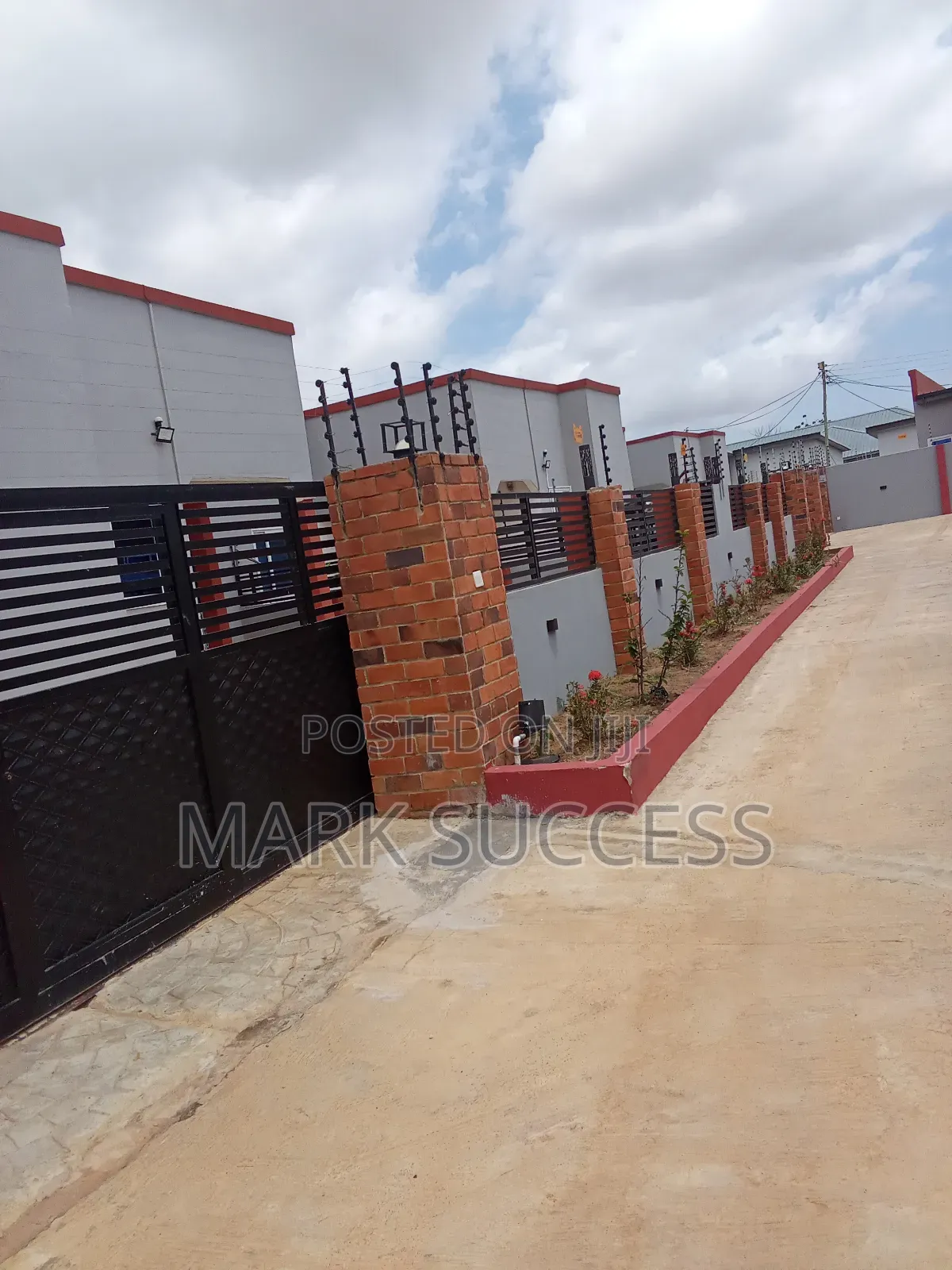 2bdrm House in Budumburam for sale