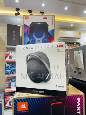 Unique and Classic Onyx 7 Wireless Speaker(Black).