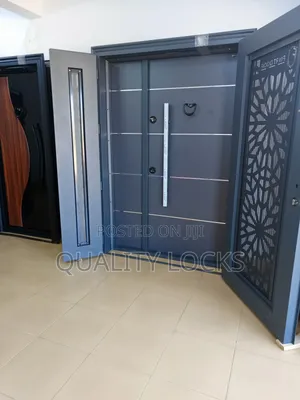 High Quality Standard Door With Trap Door