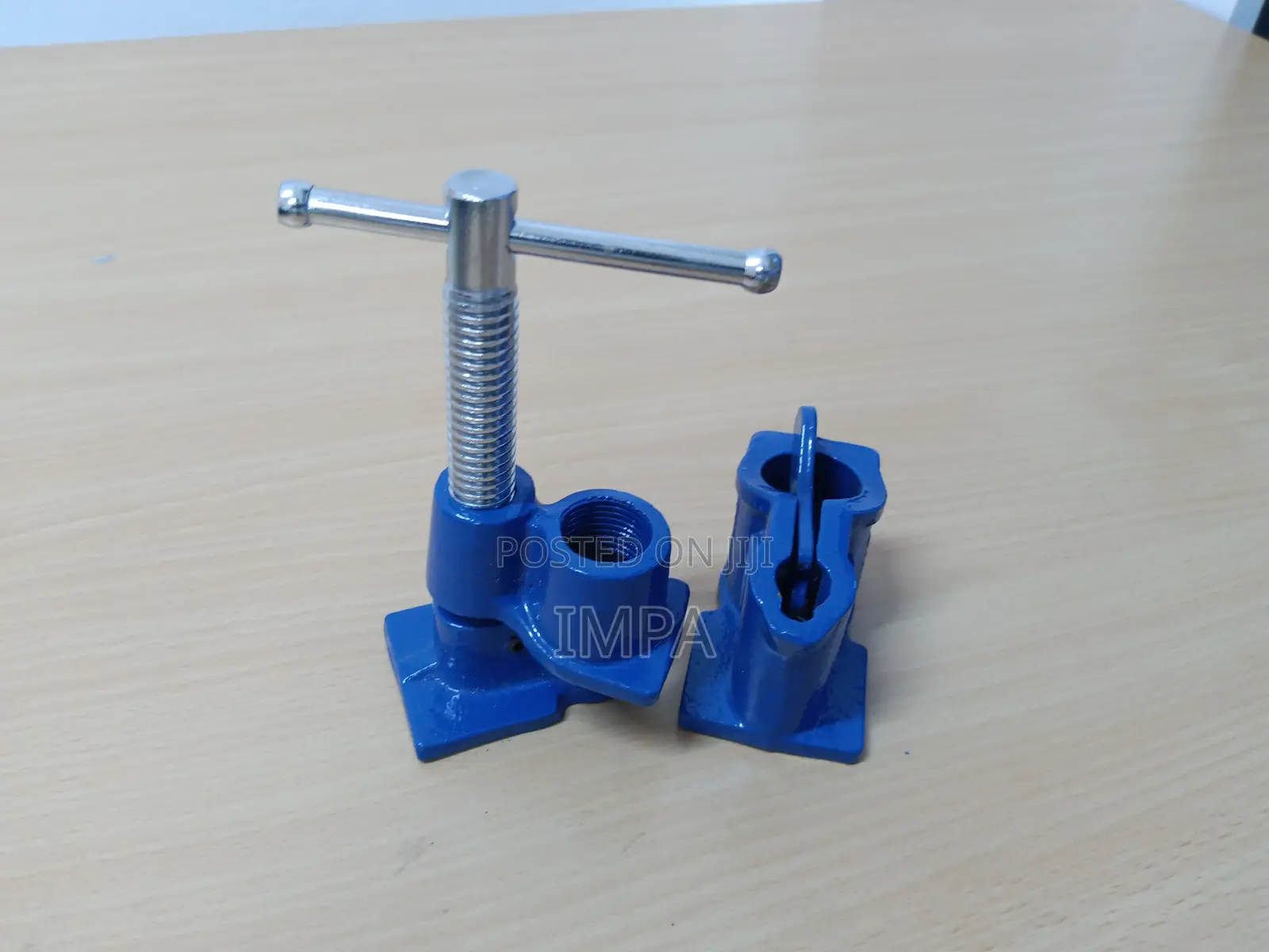 WESTWARD Clutch Pipe Clamp: Light Duty, 1 1/2 In Throat Dp,