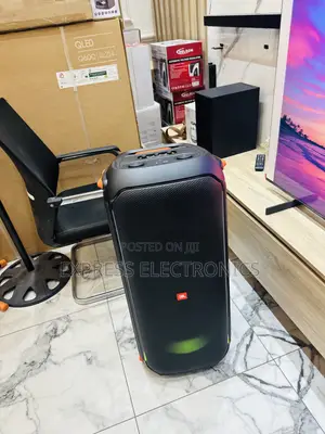 Very Cool New Black JBL Partybox 710
