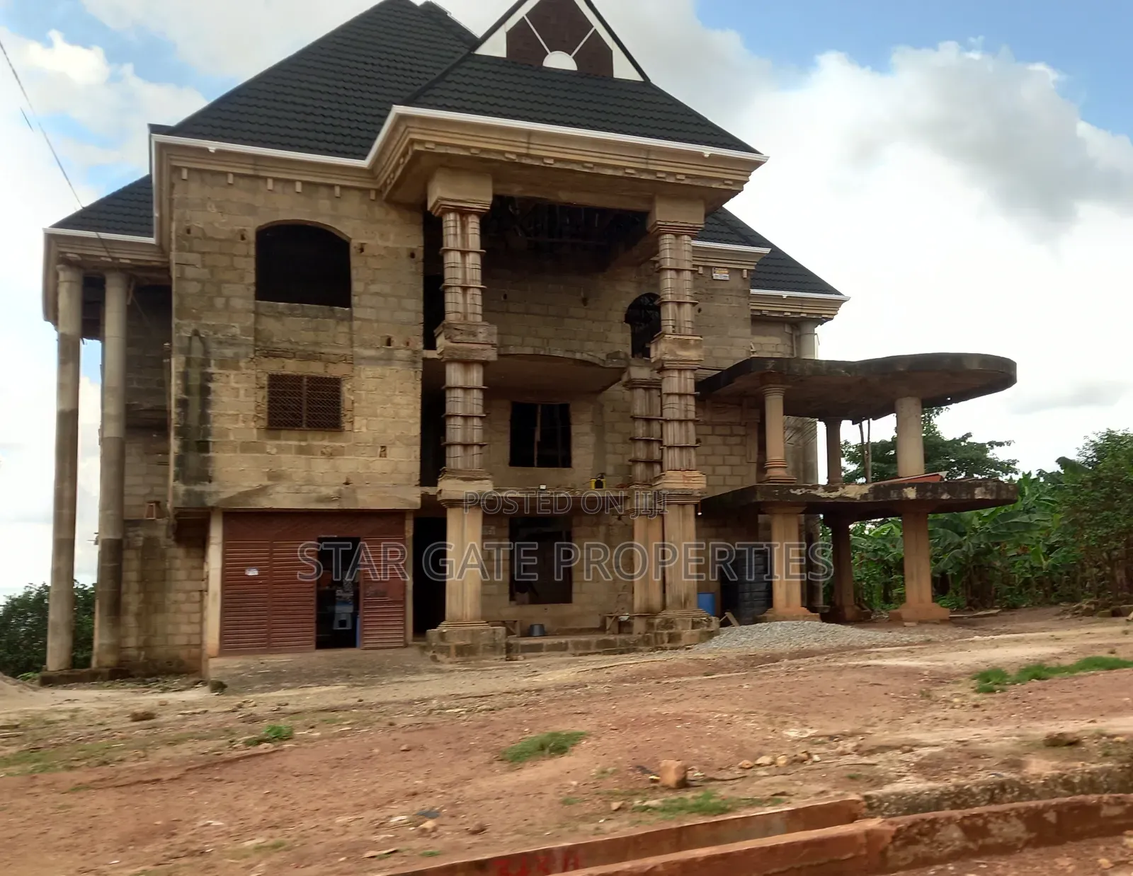 15bdrm House in Bosore Saaman, Near, Kumasi Metropolitan for sale
