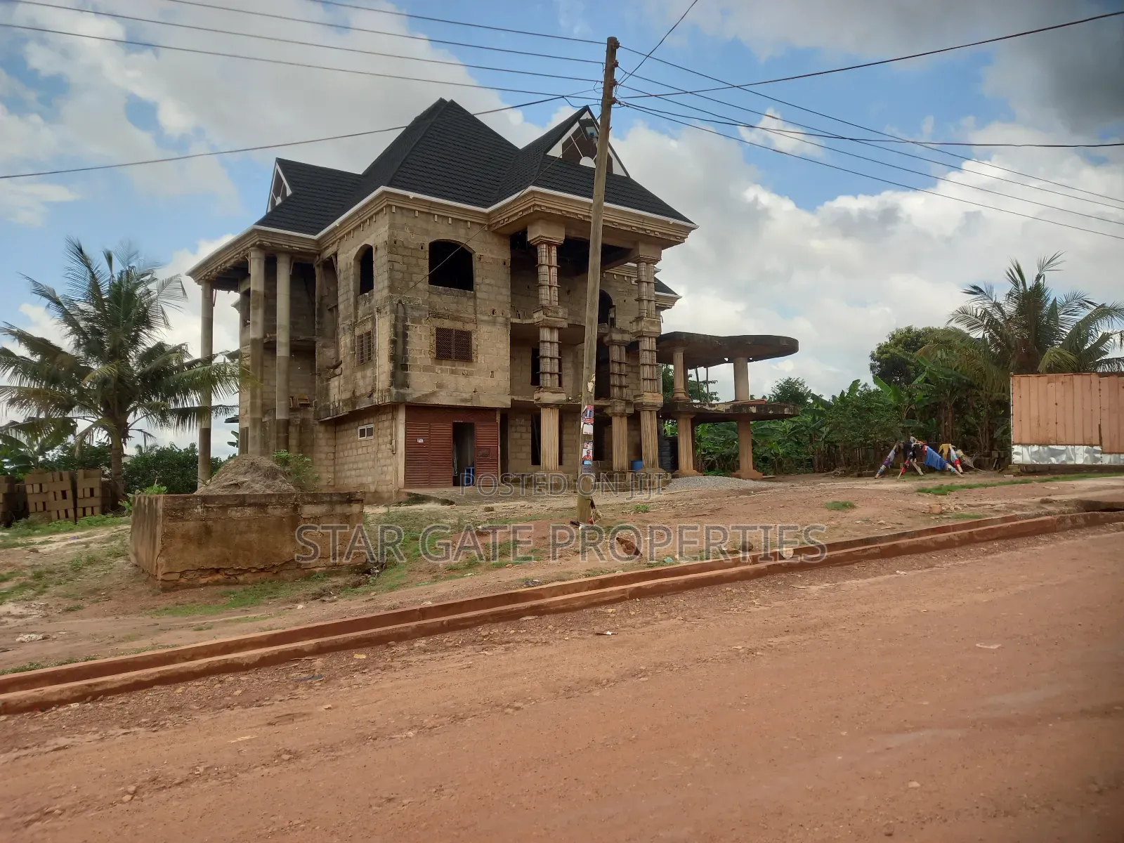 15bdrm House in Bosore Saaman, Near, Kumasi Metropolitan for sale