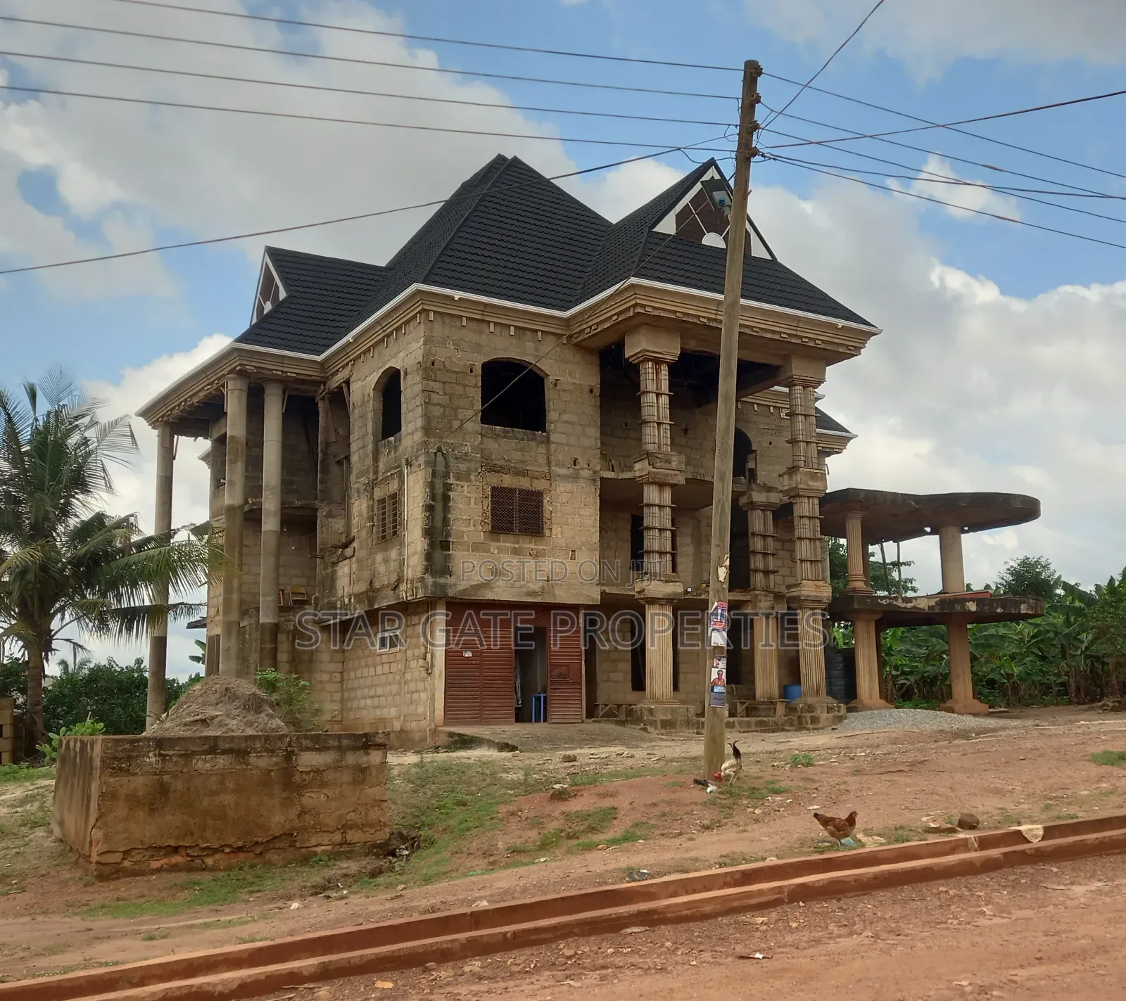 15bdrm House in Bosore Saaman, Near, Kumasi Metropolitan for sale