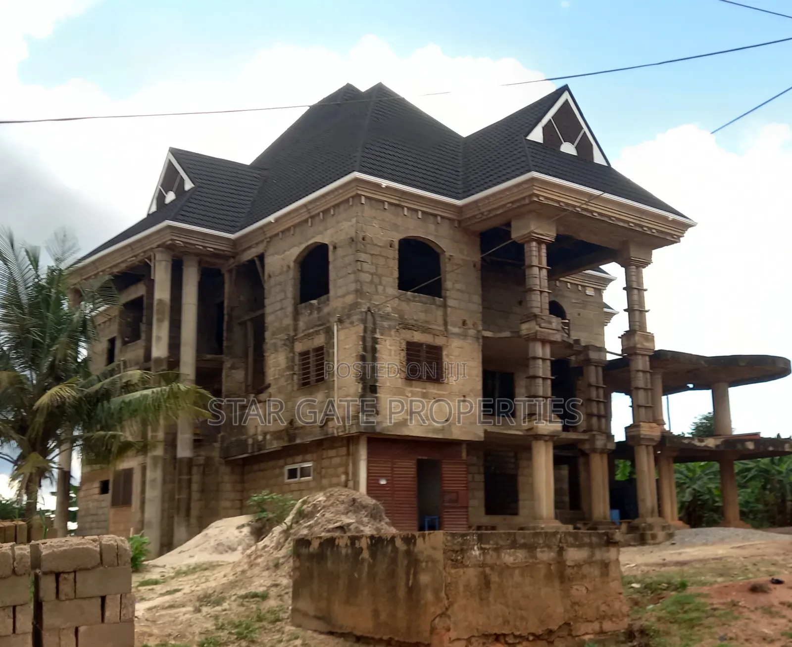 15bdrm House in Bosore Saaman, Near, Kumasi Metropolitan for sale