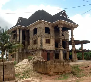 15bdrm House in Bosore Saaman, Near, Kumasi Metropolitan for sale