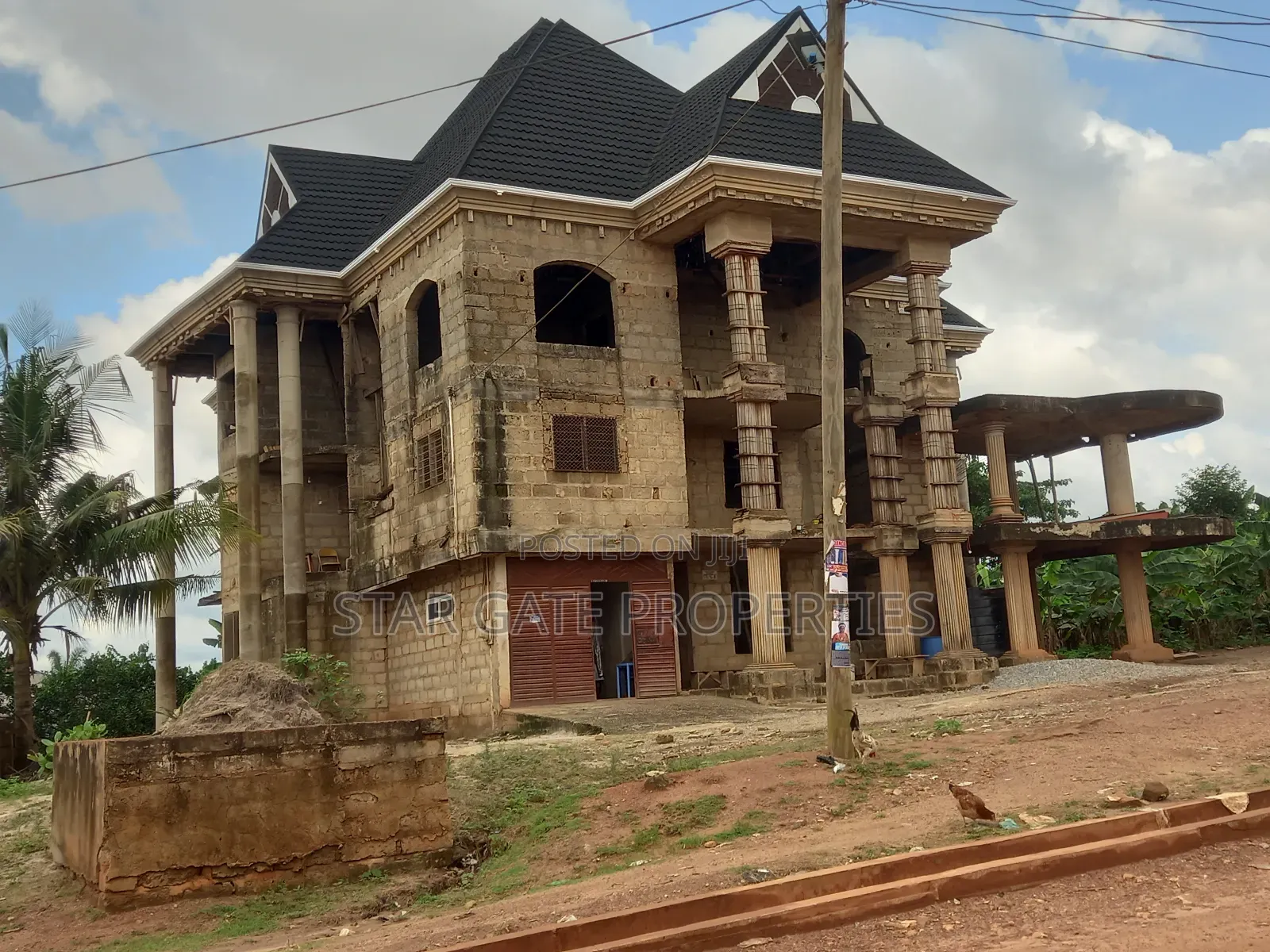15bdrm House in Bosore Saaman, Near, Kumasi Metropolitan for sale