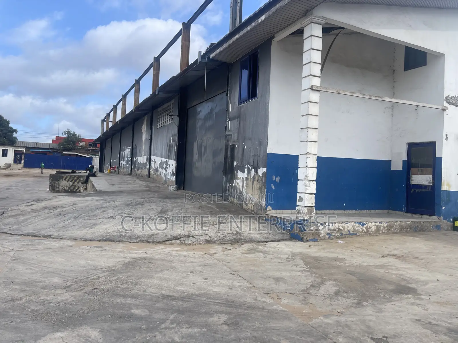 1200 SQM WRHS + Offices at Achimota for Rent