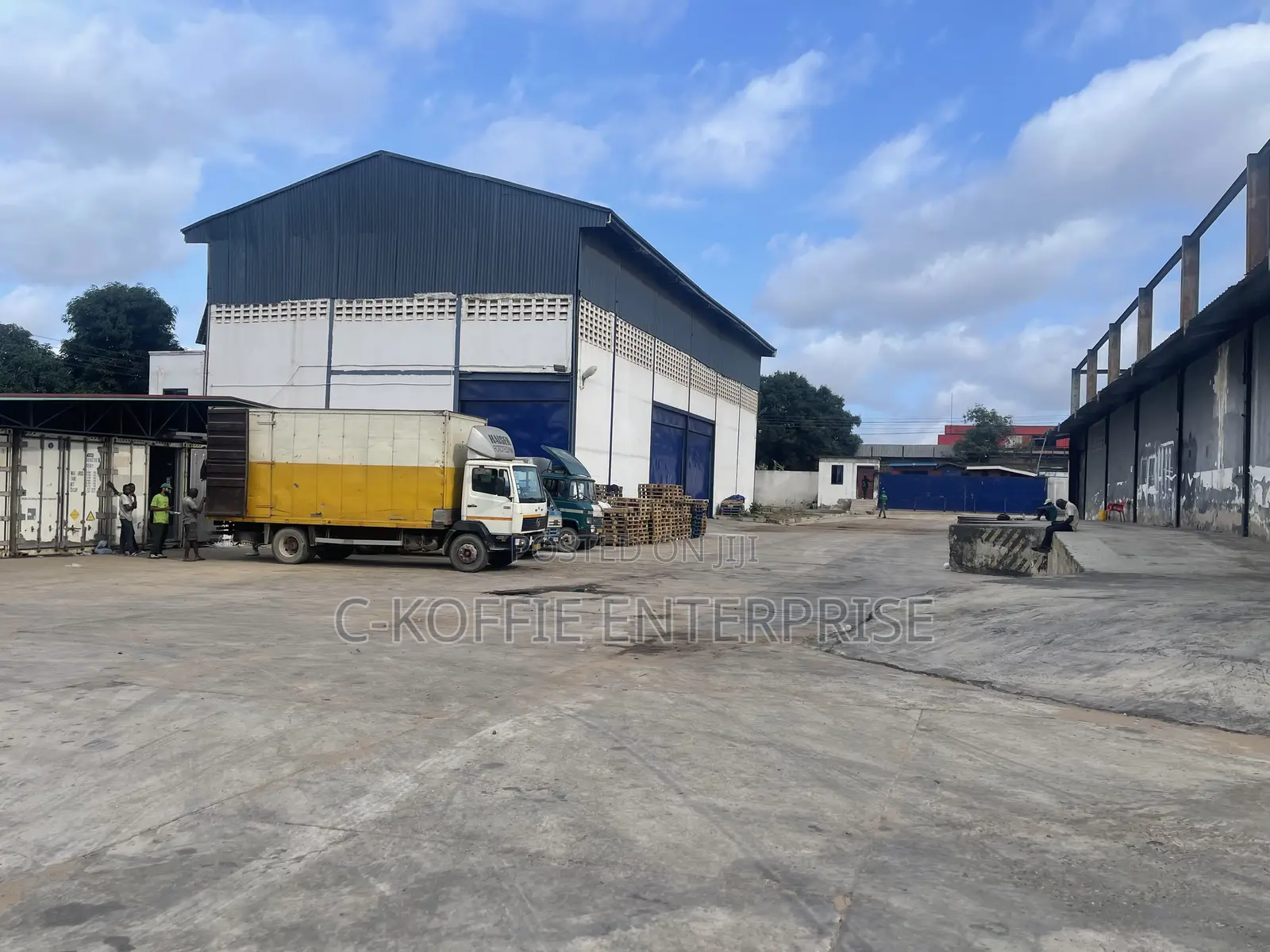 1200 SQM WRHS + Offices at Achimota for Rent