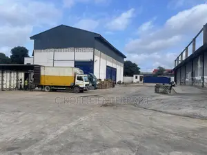 1200 SQM WRHS + Offices at Achimota for Rent