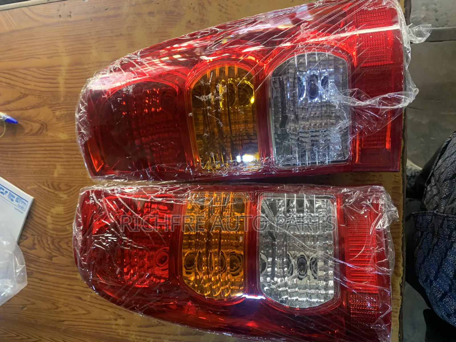 Toyota Hilux 2006/2008/2010 Tail Light