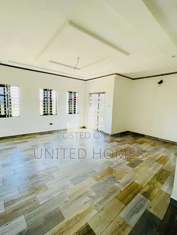 5bdrm House in Oyarifa for sale