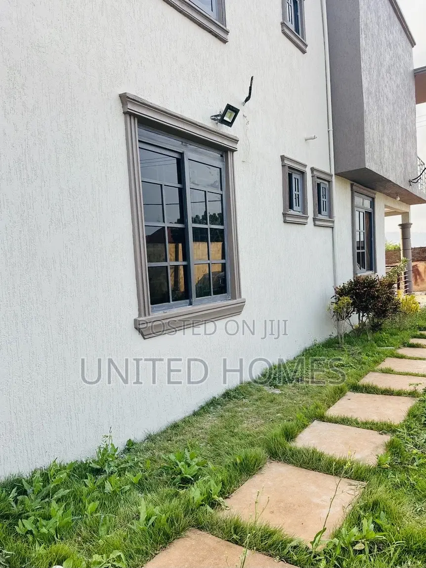 5bdrm House in Oyarifa for sale