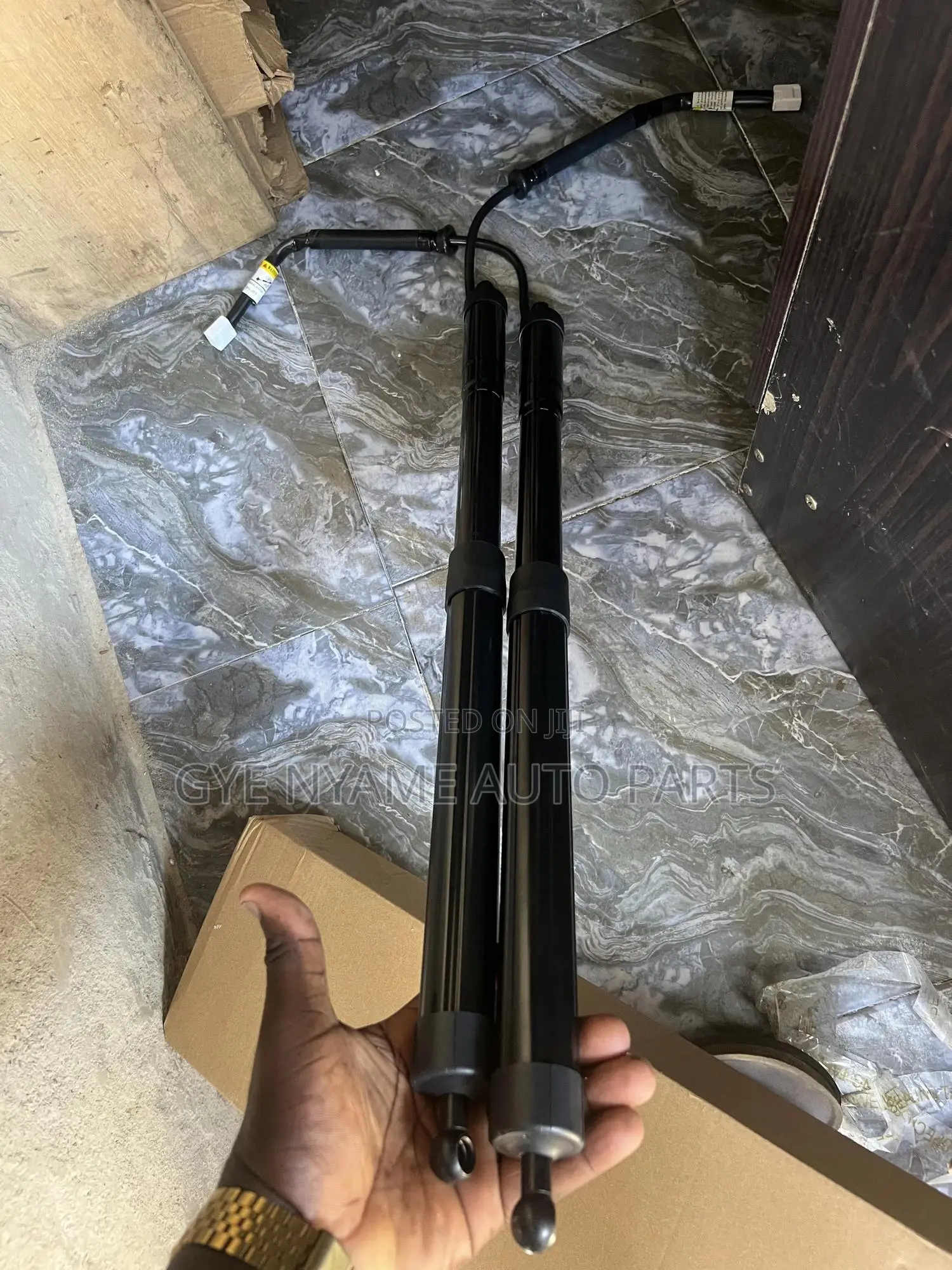 Toyota Highlander Electronic Boot Shocks Absorber Pair