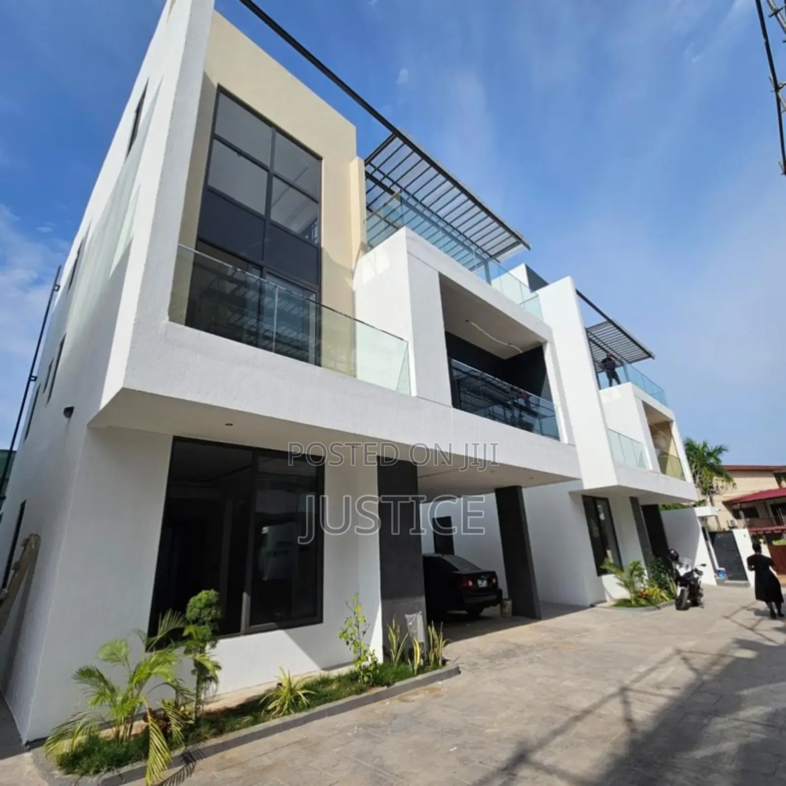 4bdrm Townhouse/Terrace in Cantonments for sale