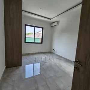 4bdrm Townhouse/Terrace in Cantonments for sale