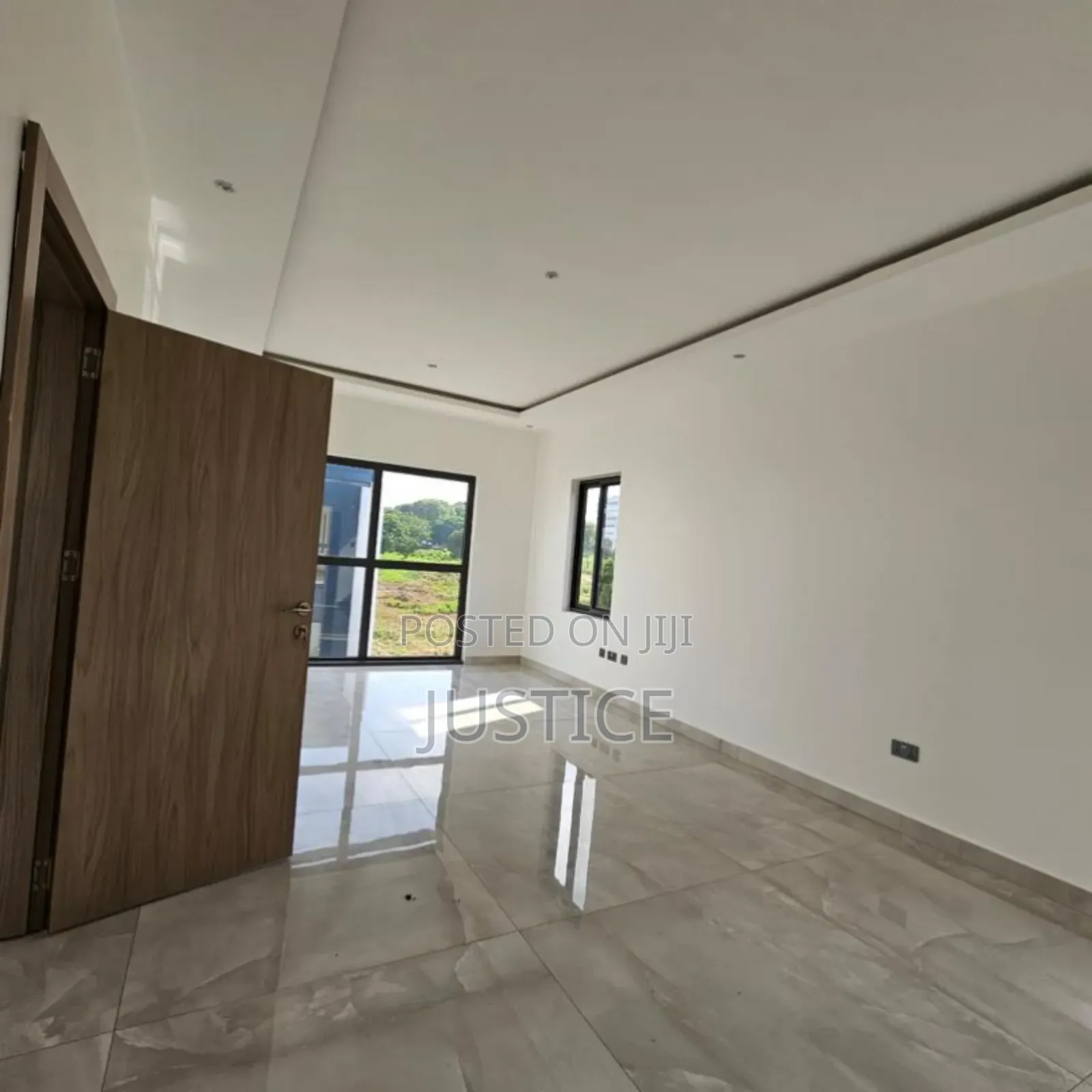 4bdrm Townhouse/Terrace in Cantonments for sale