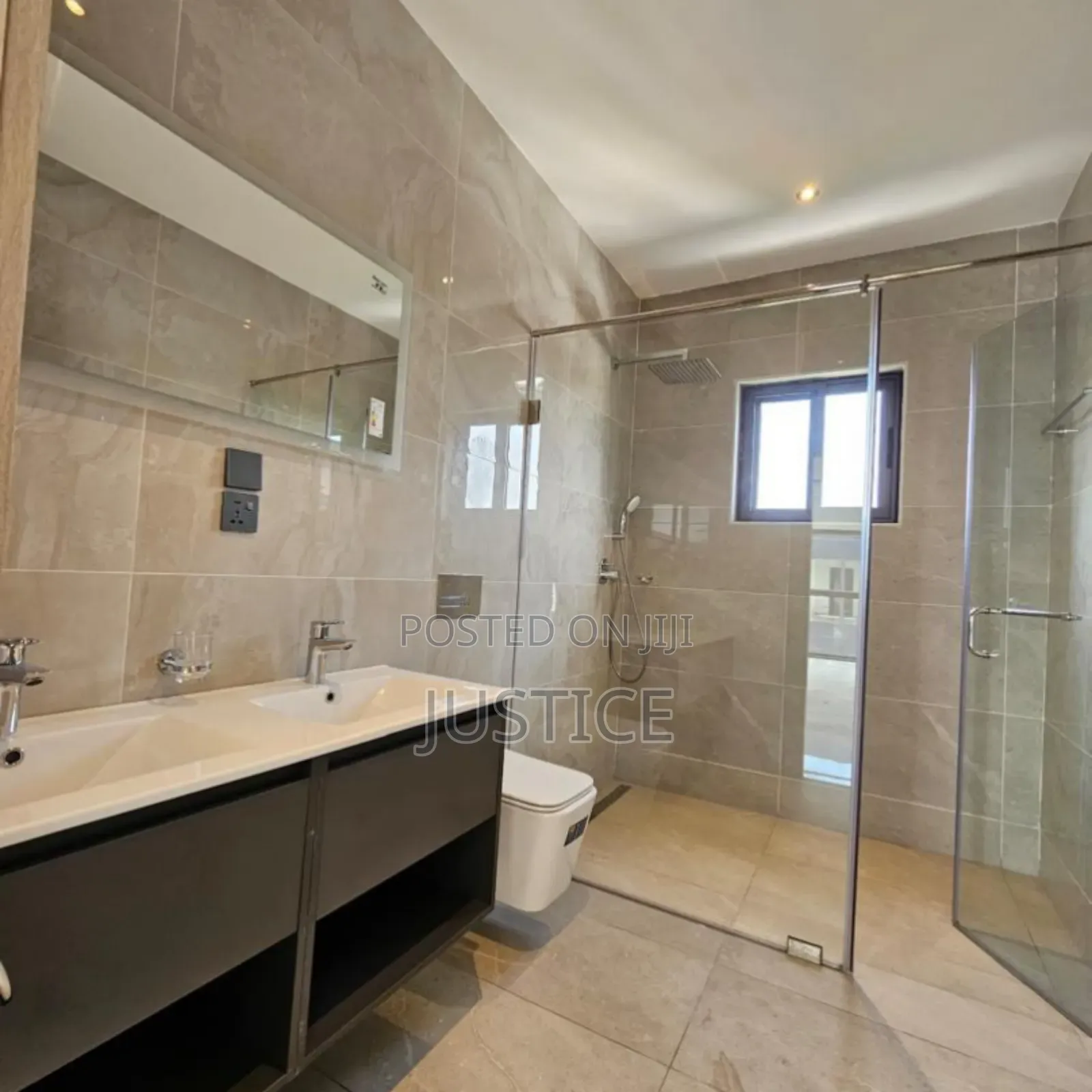 4bdrm Townhouse/Terrace in Cantonments for sale