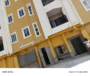 3bdrm Apartment in Dansoman Snitt Down for rent