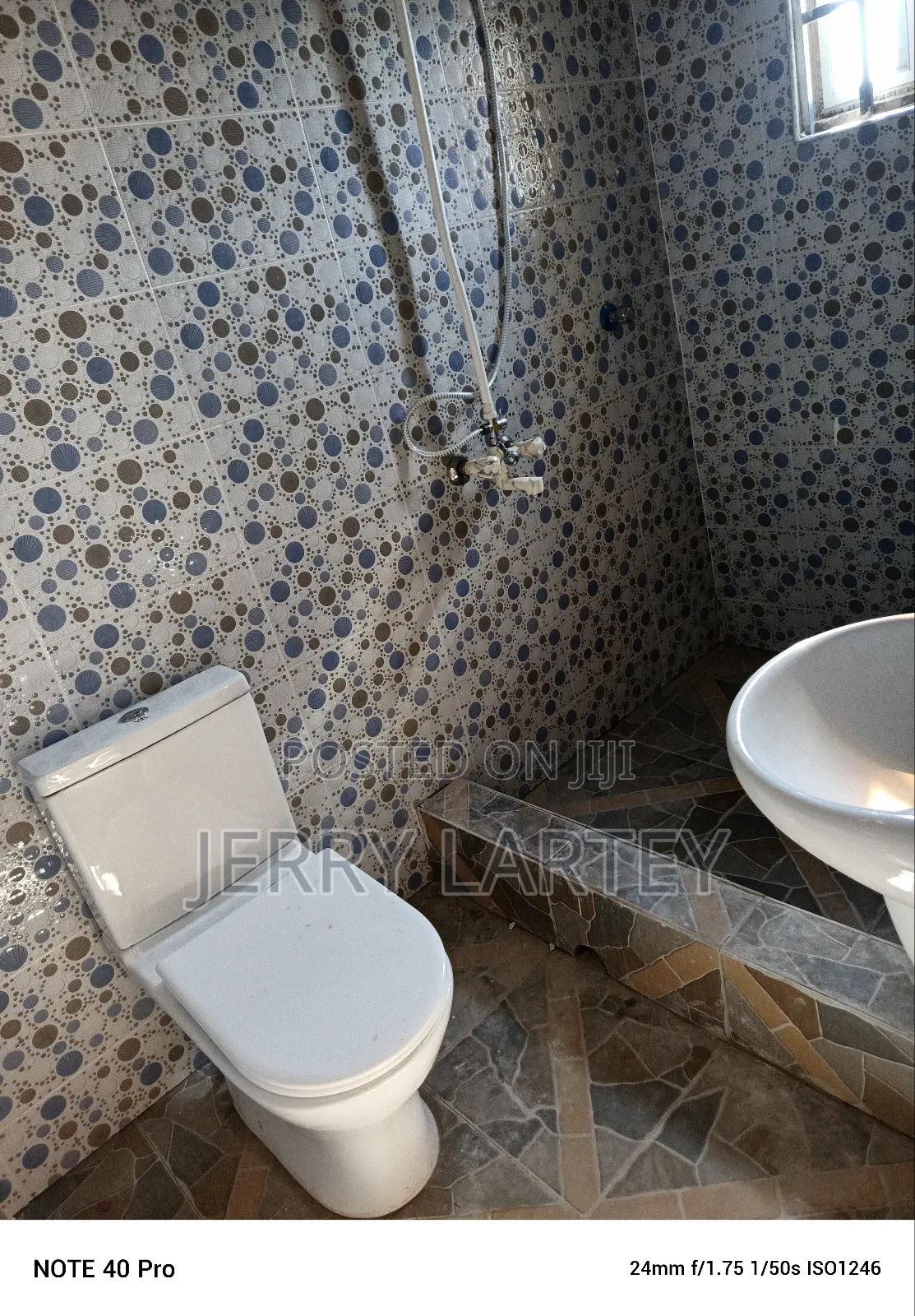 3bdrm Apartment in Dansoman Snitt Down for rent