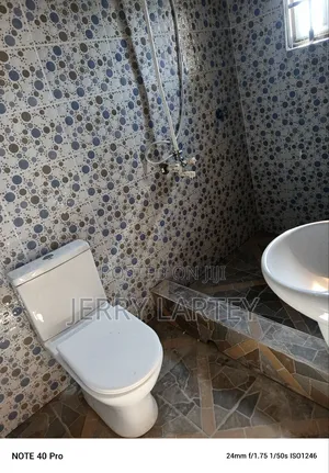 3bdrm Apartment in Dansoman Snitt Down for rent