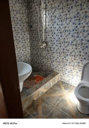 3bdrm Apartment in Dansoman Snitt Down for rent