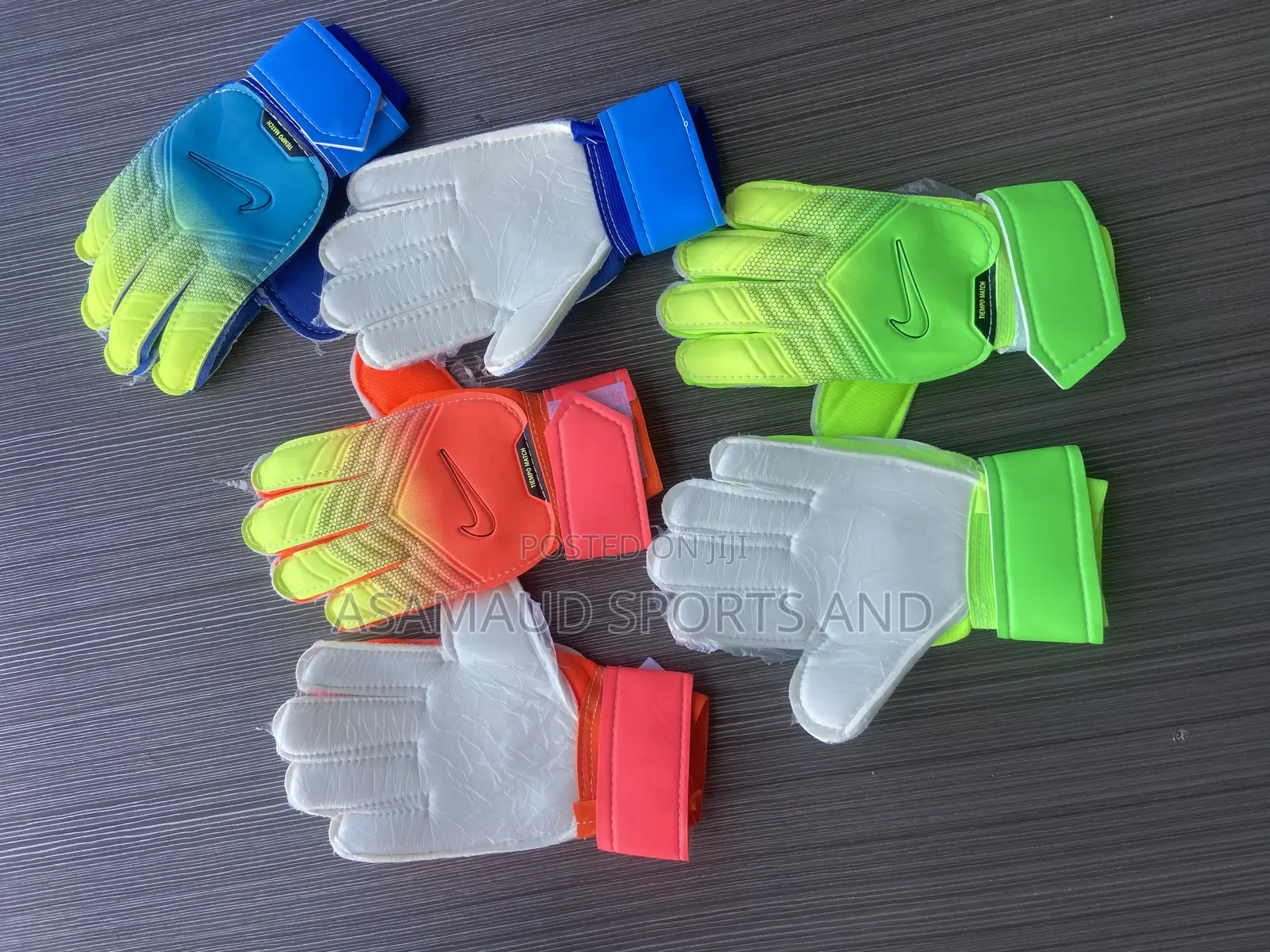 Original Kids Goalkeeper Gloves Available at Cool Price