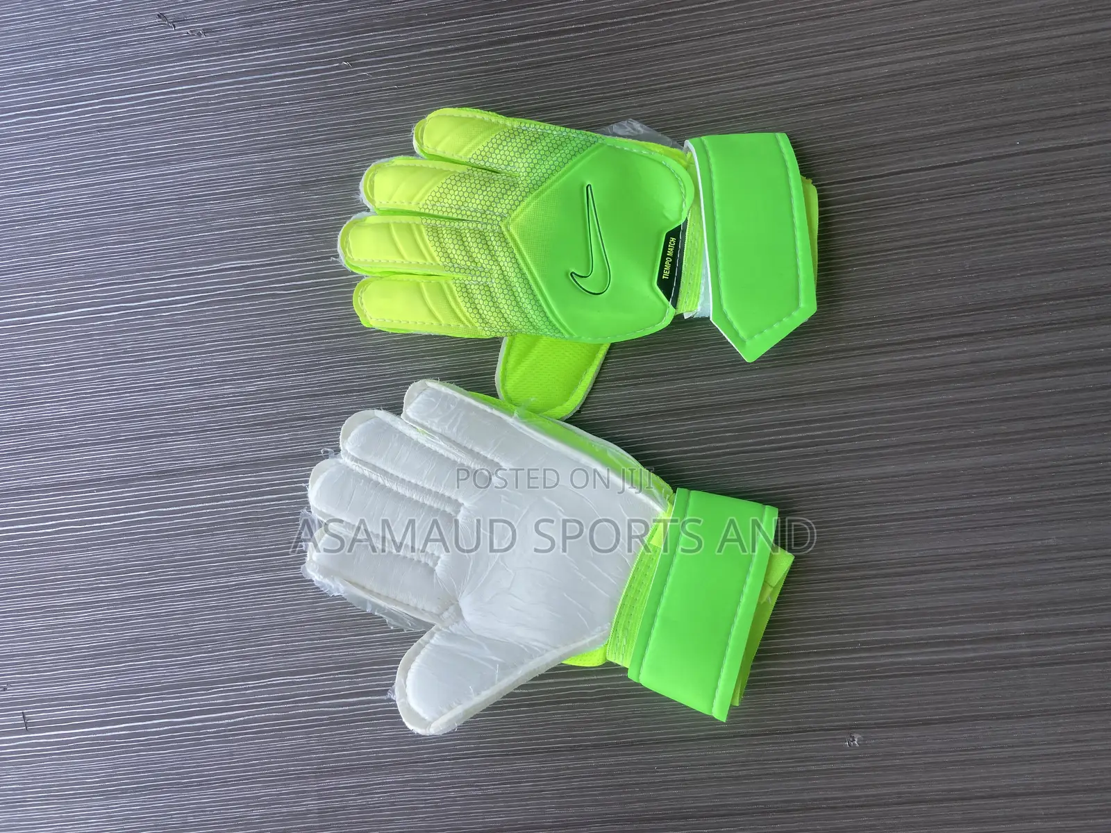 Original Kids Goalkeeper Gloves Available at Cool Price