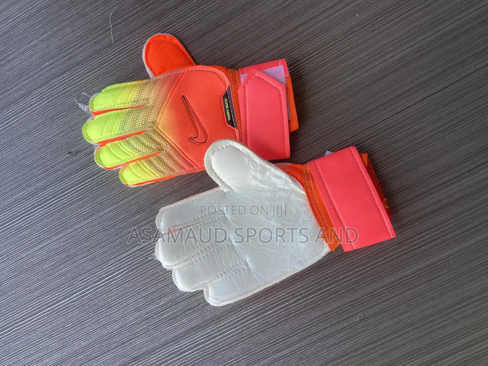 Original Kids Goalkeeper Gloves Available at Cool Price