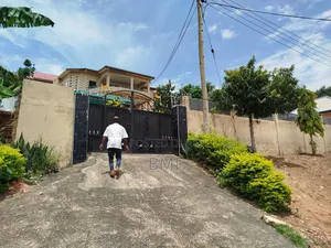5bdrm House in Kwabenya for sale