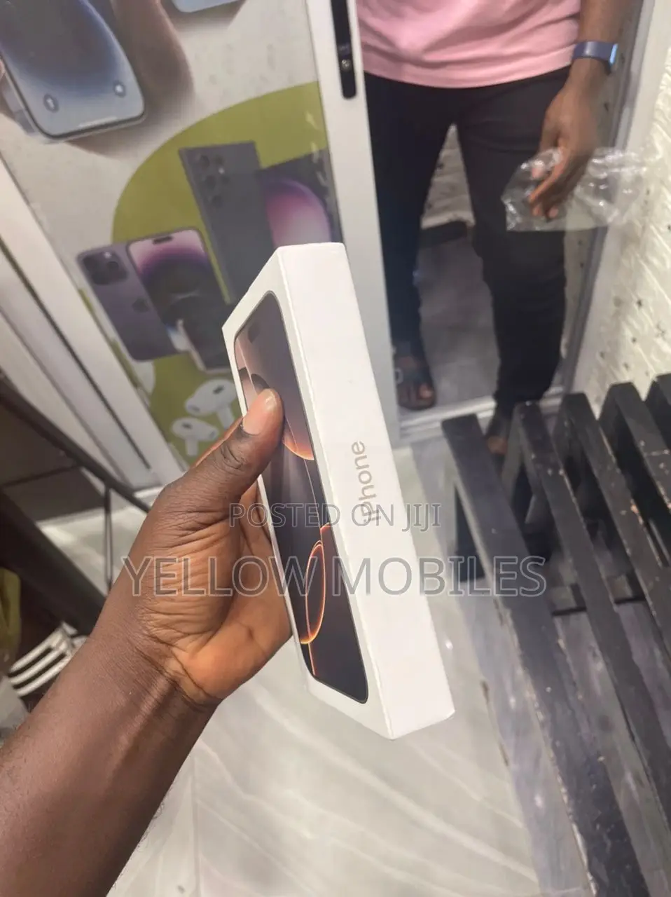 New Apple iPhone 16 Pro Max 256 GB Gold