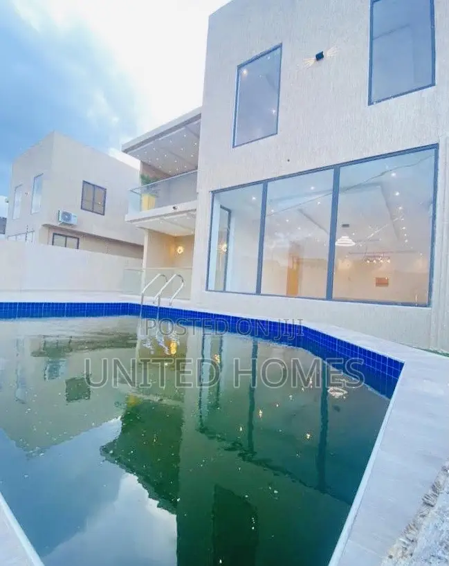 5bdrm House in East Legon for sale