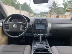 Volkswagen Touareg 3.0 V6 TDI 2005 Gray