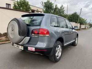 Volkswagen Touareg 3.0 V6 TDI 2005 Gray