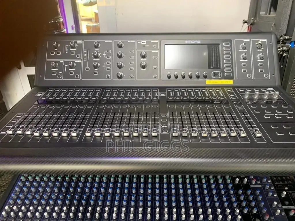 Midas M32 Digital Mixer