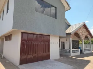 5bdrm Duplex in Community 20 Estate, Spintex for rent