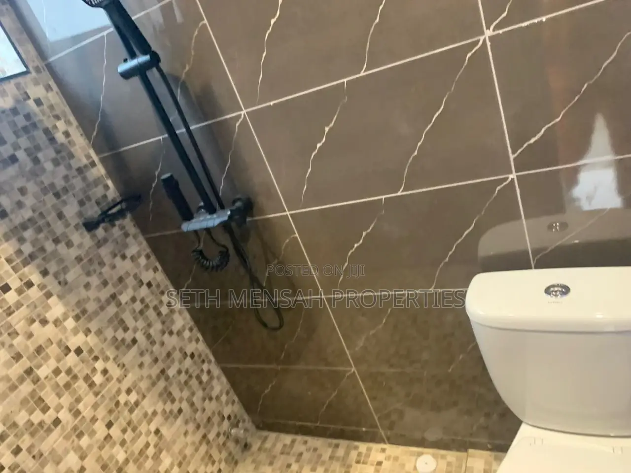 4bdrm House in Skm, Adjiriganor for sale